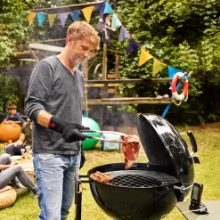 Barbecue a carbonella 57 cm Master Touch Weber nero