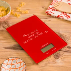 Bilancia da cucina digitale rossa rettangolare con scritta