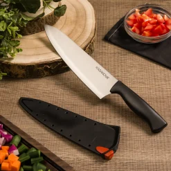 Coltello con coprilama autoaffilante